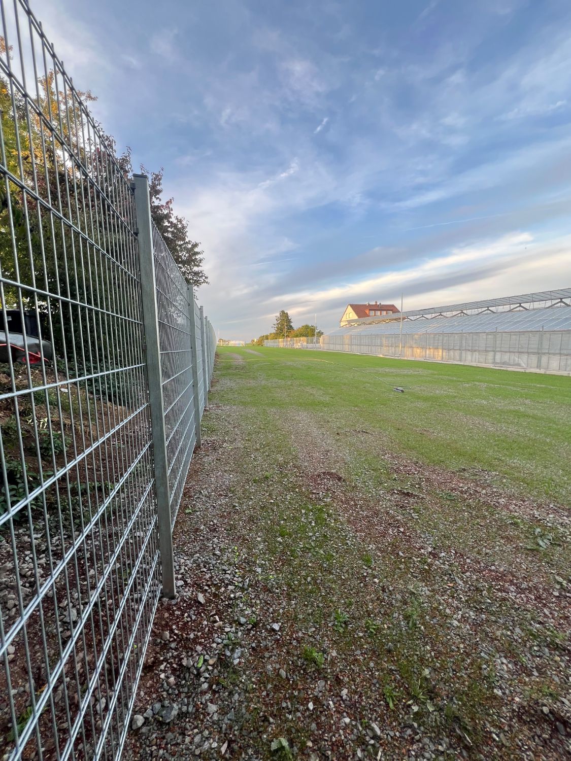 Eingezäunte Stellfläche am Gröninger Weg in Kornwestheim